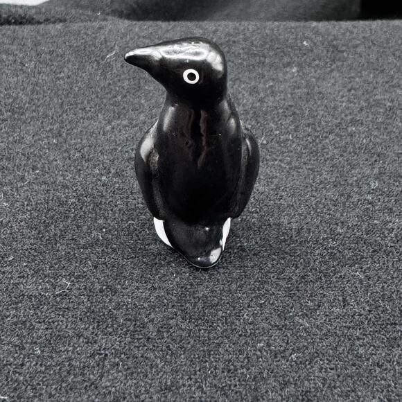Vintage Bug House Ceramic Miniature Penguin Figurine - Picture 3 of 8